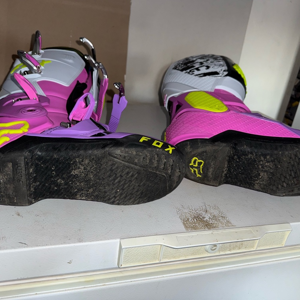 Fox Men's Motocross Boots in Pink, Purple, Neon Yellow, White - Picture 10 of 15